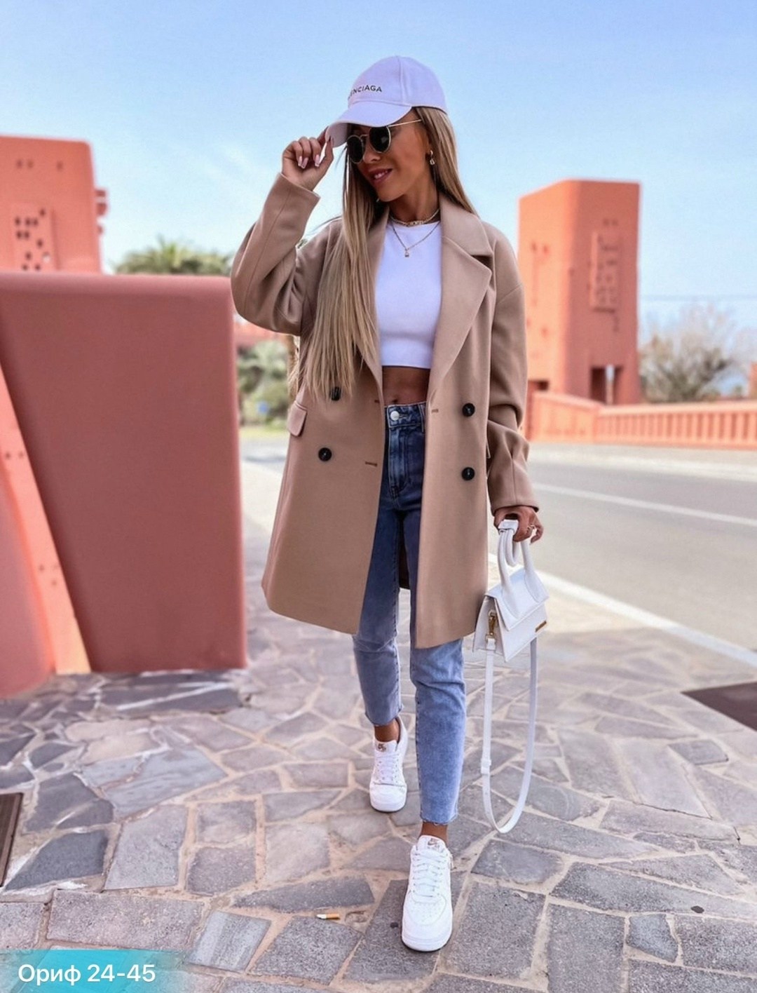 длинное однотонное пальто,пальто модное,пальто голубое,стильное пальто,пальто женские