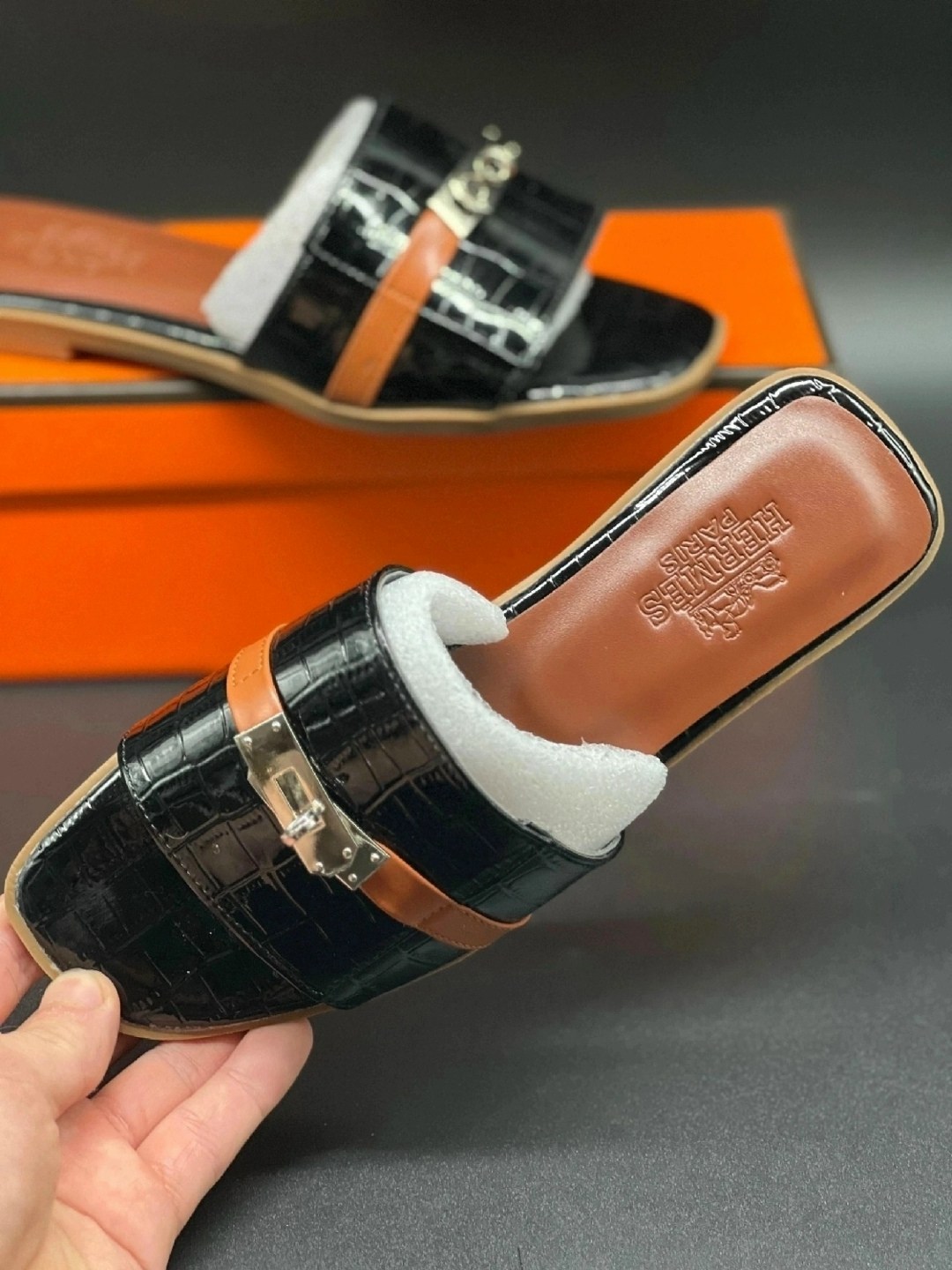 шлепки hermes женские,хермес шлепки женские,шлепки гермес женские,шлепки эрмес черные,гермес шлепки