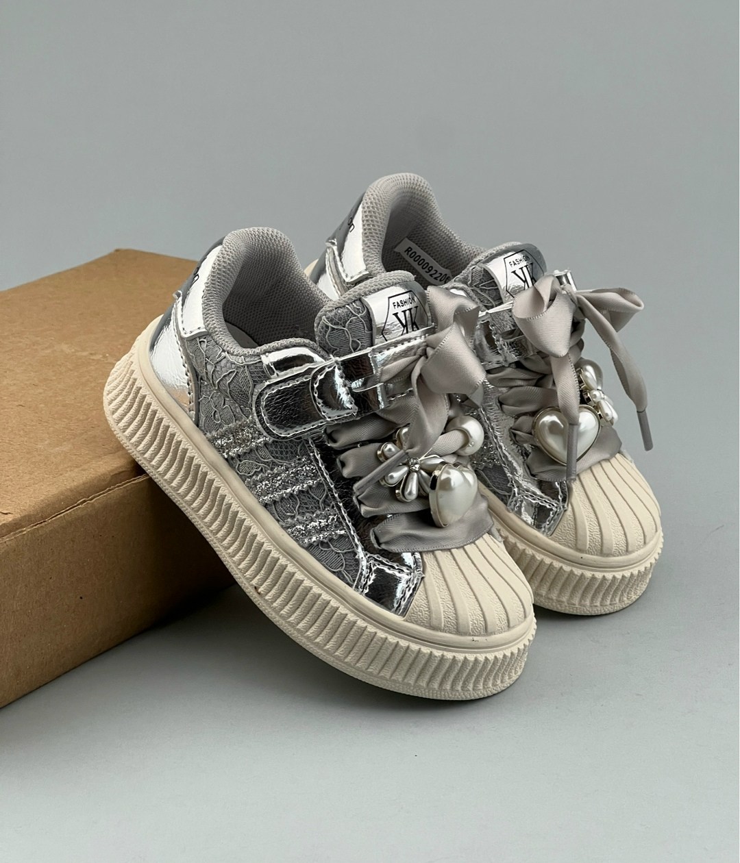 ,кроссовки сказка, детская,блестящие кроссовки детские,детские кроссовки