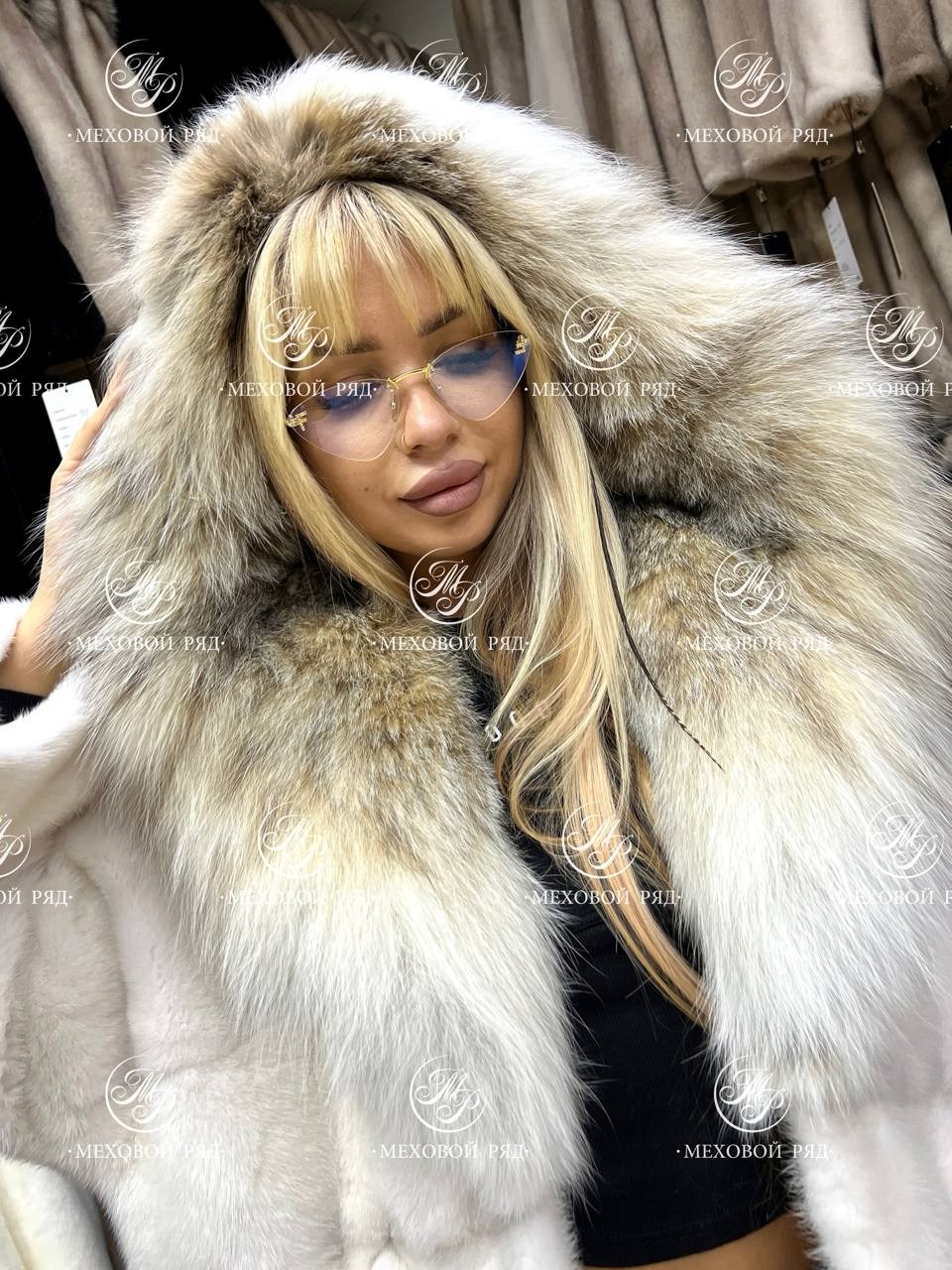 белая норковая шуба,шубы,шуба с капюшоном,меховые изделия,норковая шуба с капюшоном