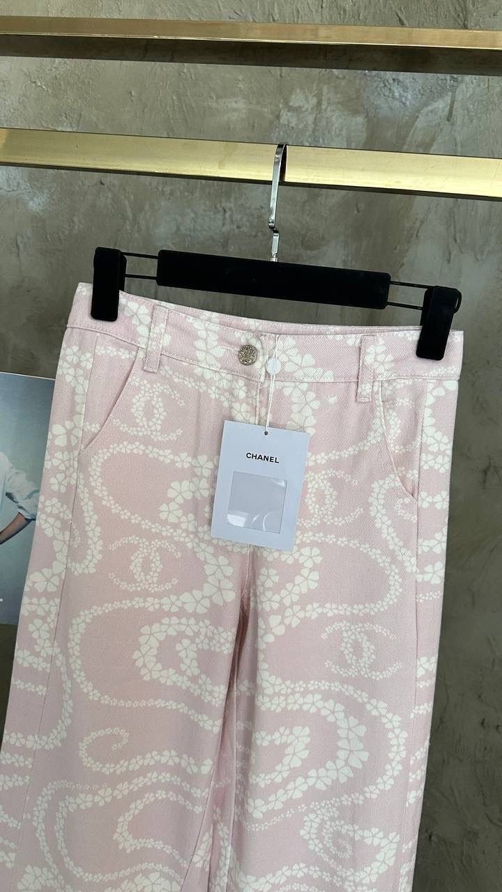 джинсы chanel,брюки модные,женские джинсы,розовые джинсы,брендовые женские