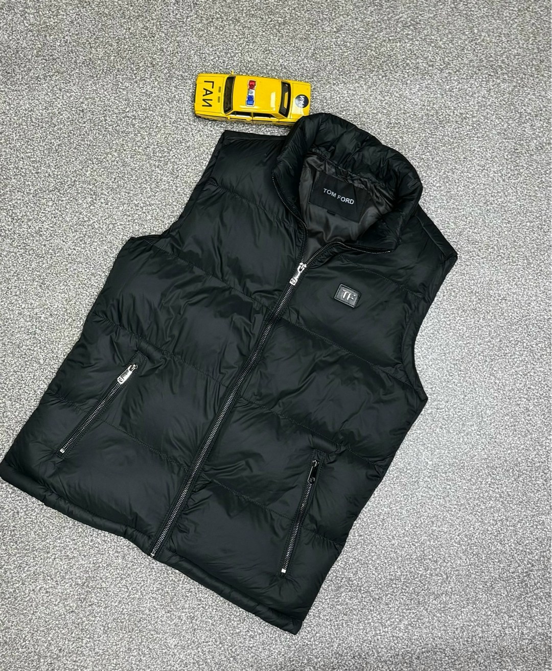 жилетка,жилетка мужская,жилет,жилетка безрукавка,жилетка прада