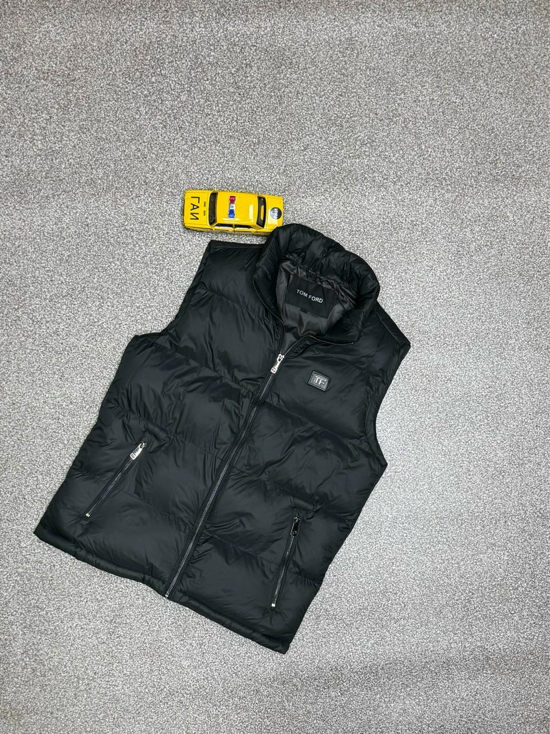 жилетка,жилетка мужская,жилет,жилетка безрукавка,жилетка прада