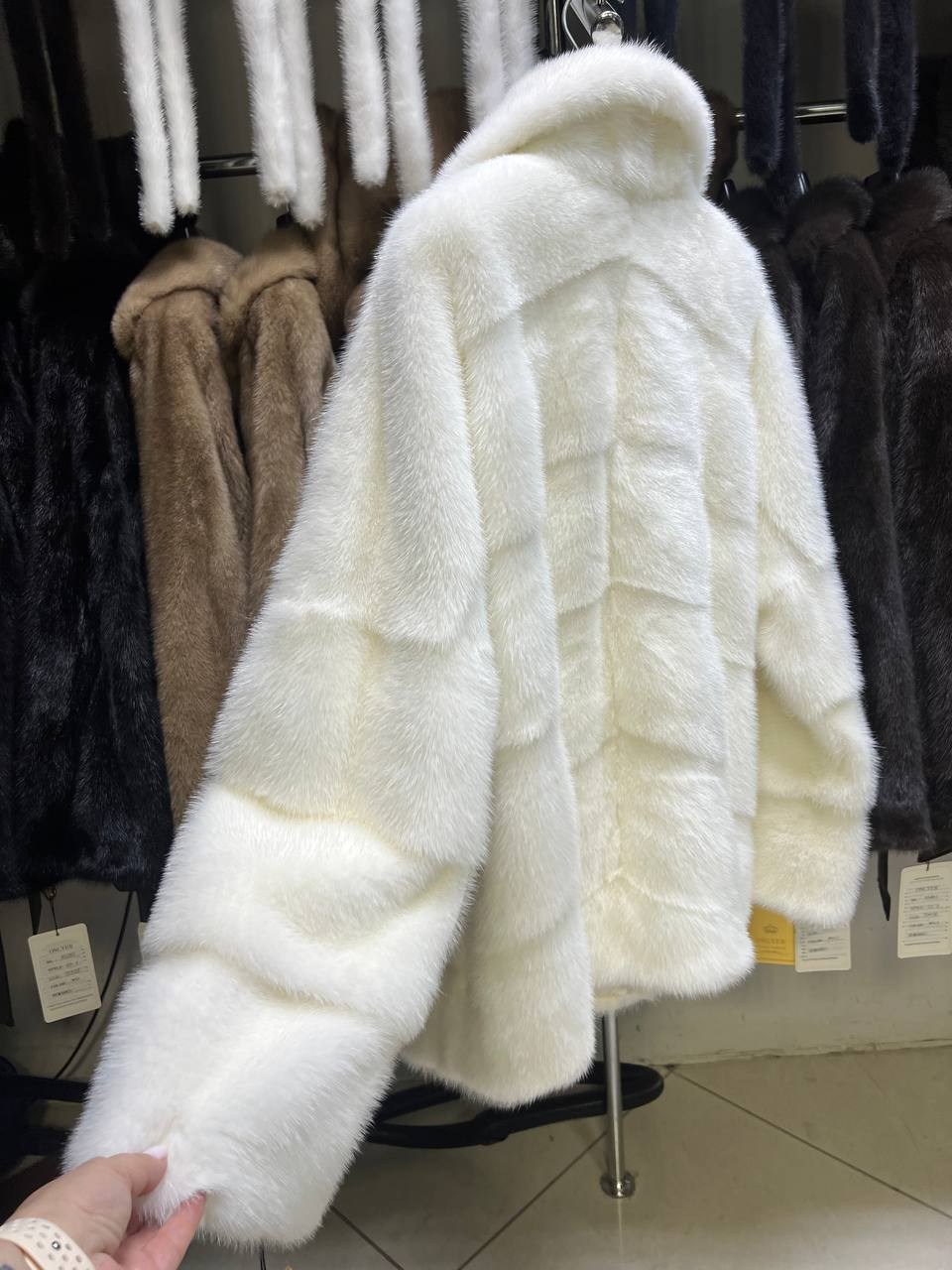 норковая шуба белая,шубы норковые,шуба белая норка,белая шуба,белая шуба из норки