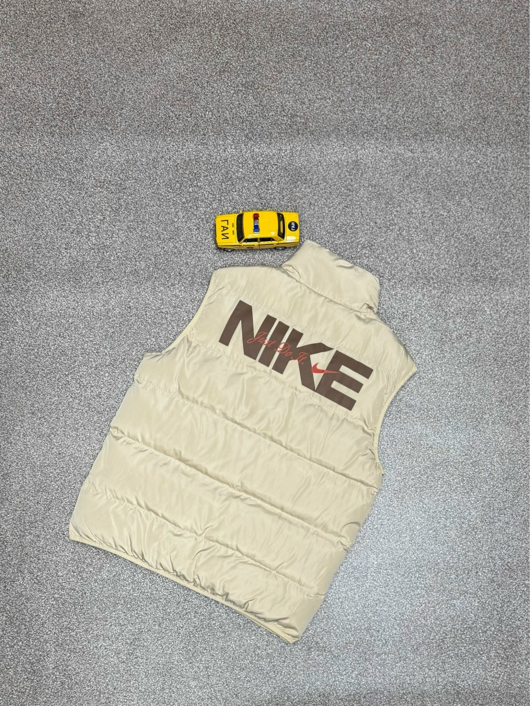 жилетка nike,жилетка,жилет,жилетка спортивная,безрукавка жилет