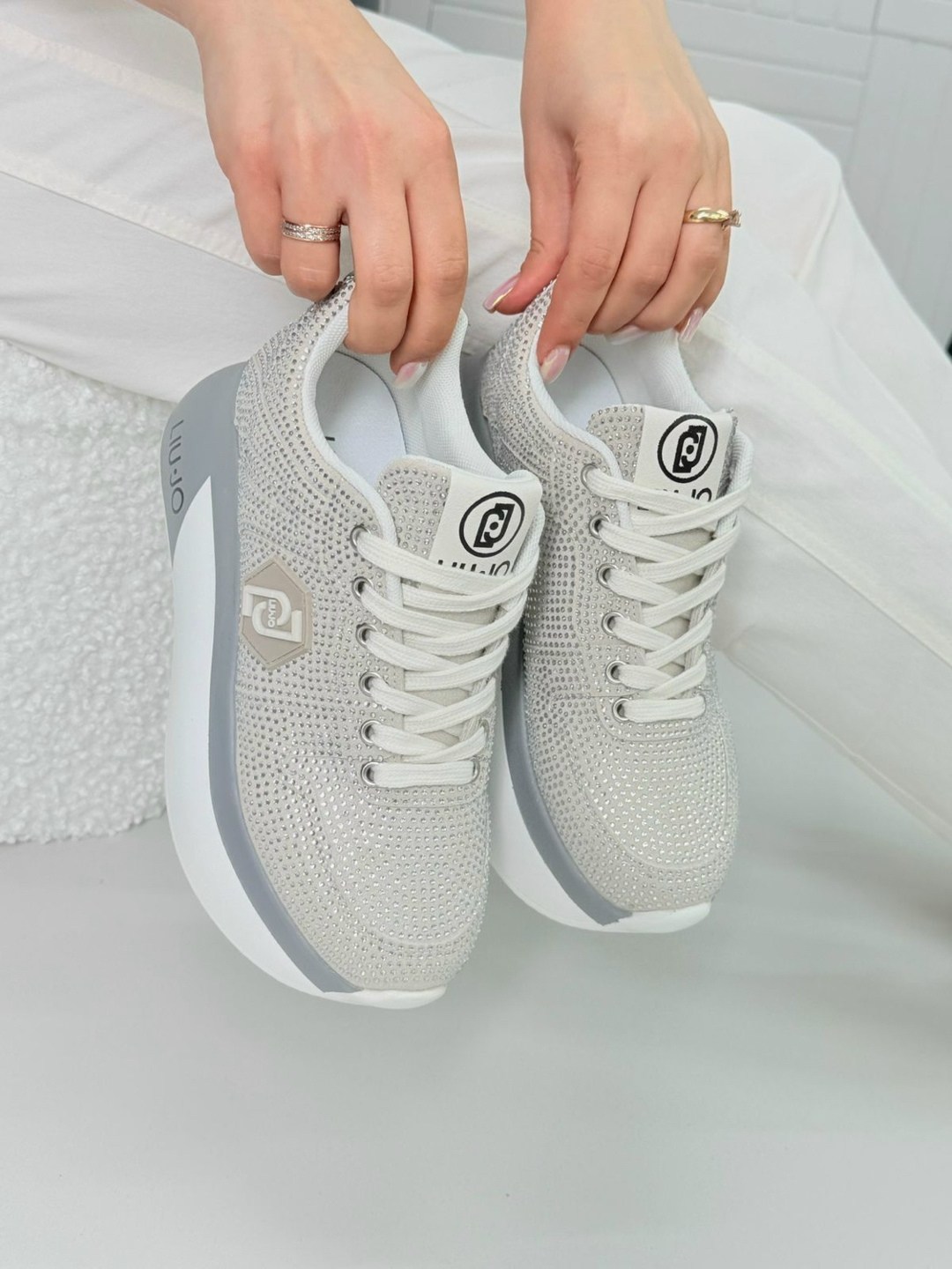 ,кроссовки эко,кроссовки эко кожа, женская кроссовки,кроссовки версаче женские