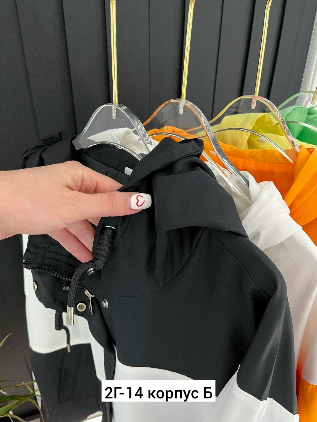 ветровка,женские одежда,спортивные костюмы женские,куртки ,куртка легкая