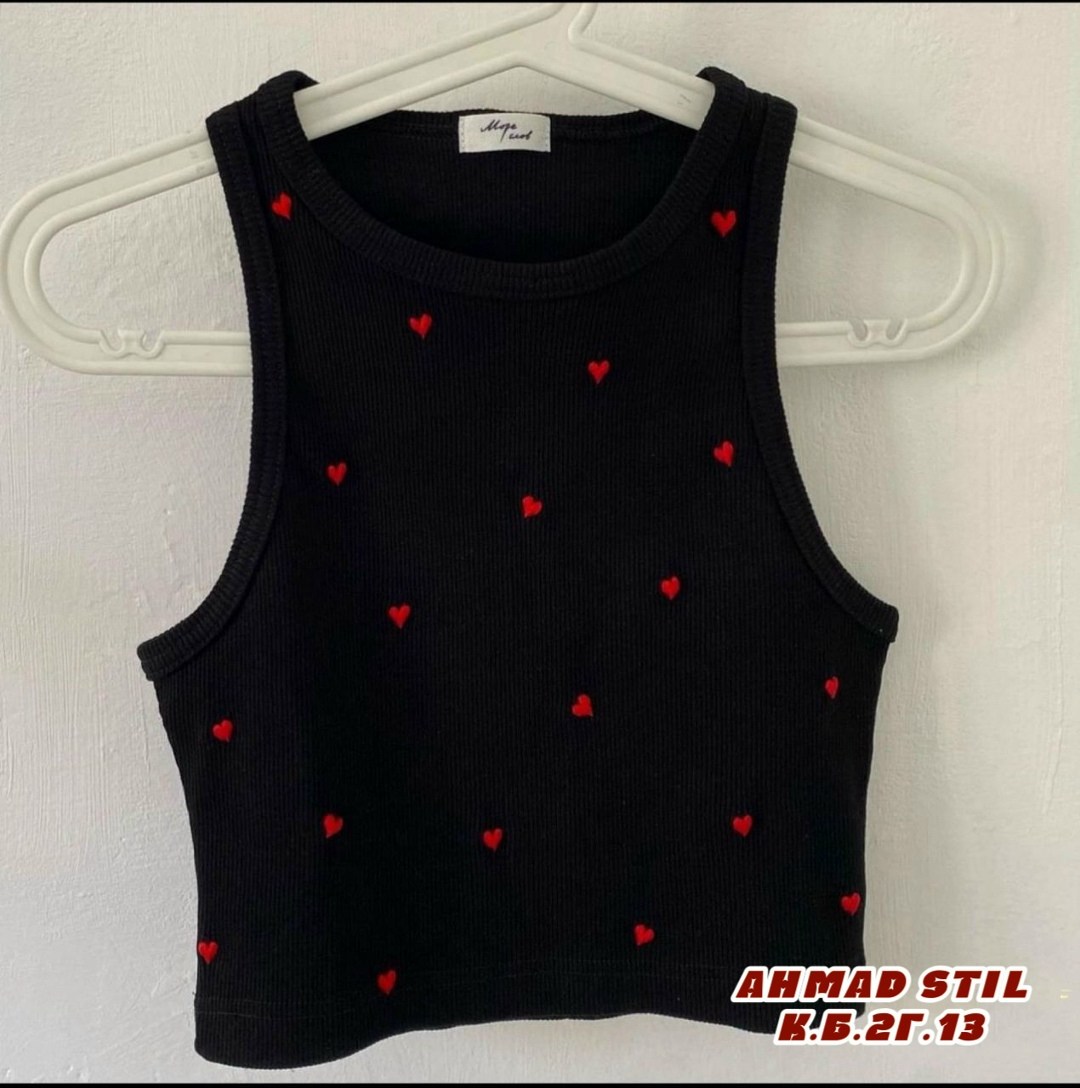 ,топ с сердечками,кофта майка,футболки модные,женские майки