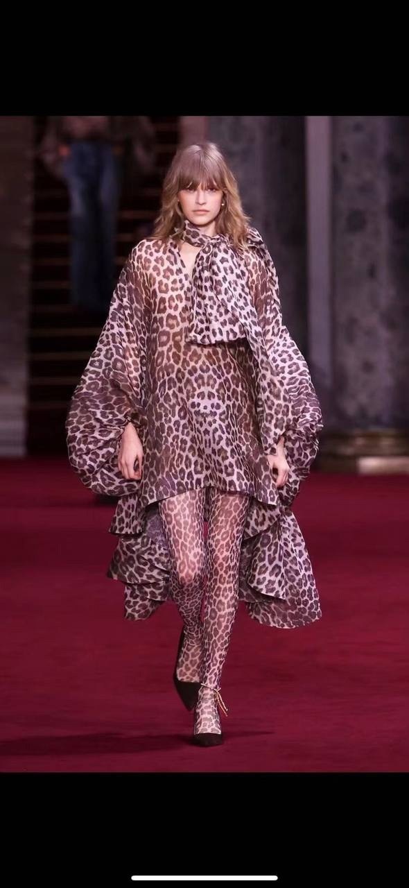 леопардовое платье,леопардовые костюмы,женское длинное платье с леопардовым принтом,шелковое платье