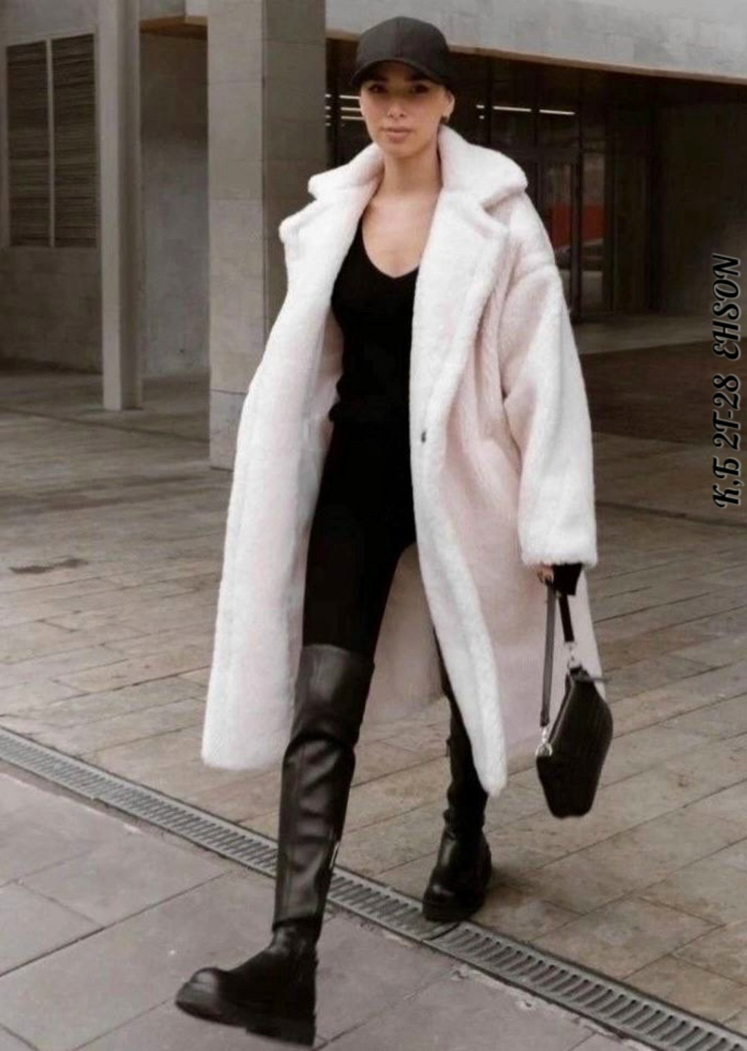 пальто барашек,плюшевое пальто,белая шуба,шубка белая,шубка