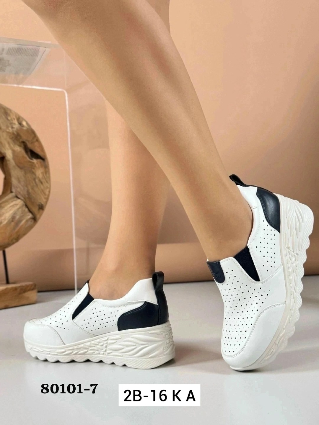 ,женские кроссовки,женские слипоны,повседневная ,слипоны с перфорацией женские