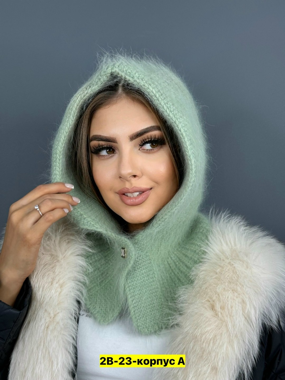 шапки и капор из пуха норки,капор капюшон из ангоры,капюшон капор,шапка ушанка из ангоры,вязаные шапки ушанки