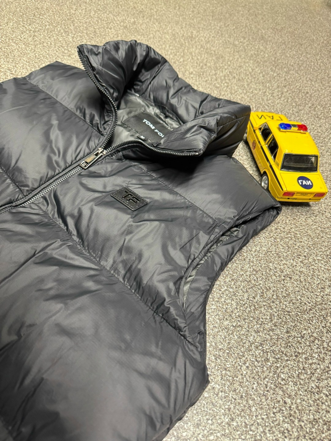 жилетка,жилетка мужская,жилет,жилетка безрукавка,жилетка прада