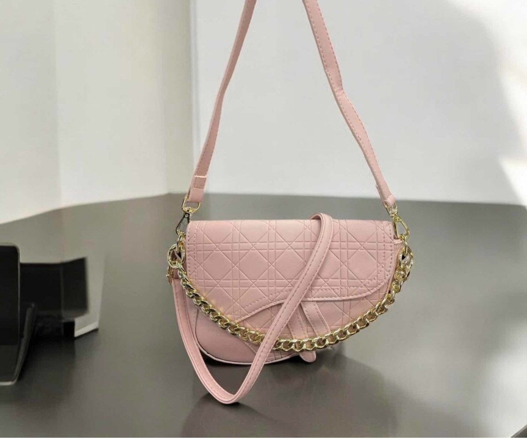 женская сумка prada,сумка прада серая через плечо,сумка prada,сумка стильная модная,модная сумка