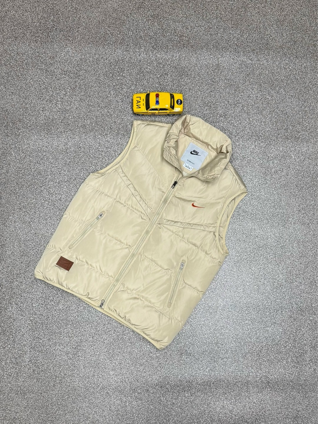 жилетка nike,жилетка,жилет,жилетка спортивная,безрукавка жилет