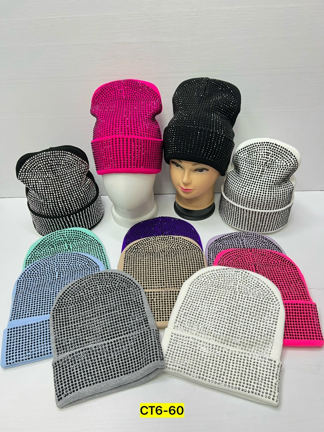 шапка женская,шапка бини со стразами,шапка женская бини,шапка модная,шапка женская зимняя