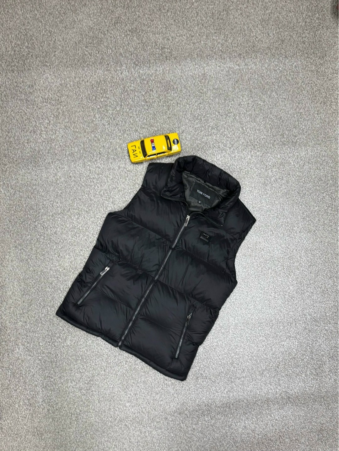 жилетка,жилетка мужская,жилет,жилетка безрукавка,жилетка прада