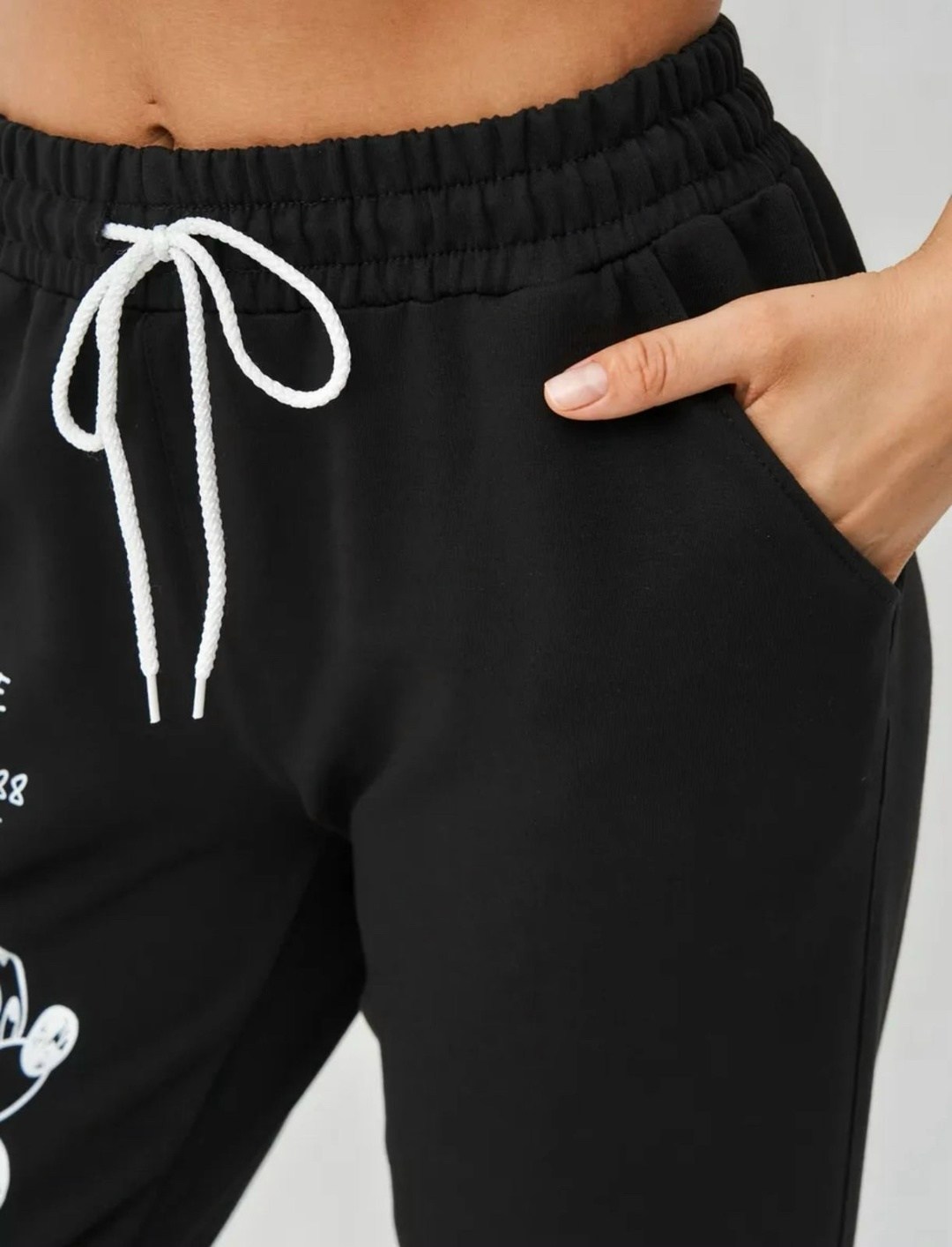 штаны джоггеры,спортивные штаны джоггеры,черные спортивные штаны,женские спортивные штаны,спортивные брюки