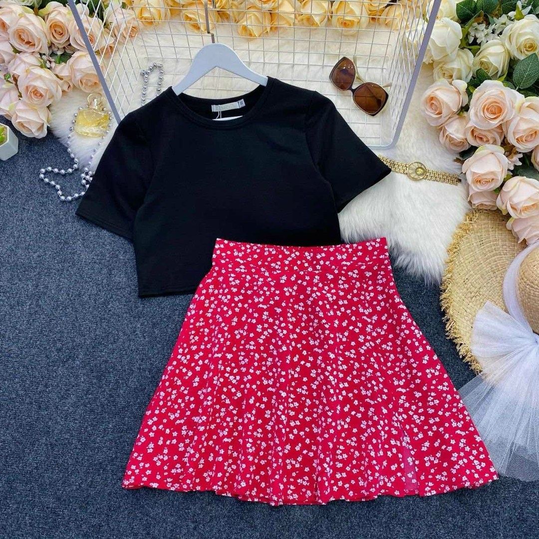 костюмы комплекты,одежда комплект,футболки комплект,комплект одежды для девочек,одежда женская