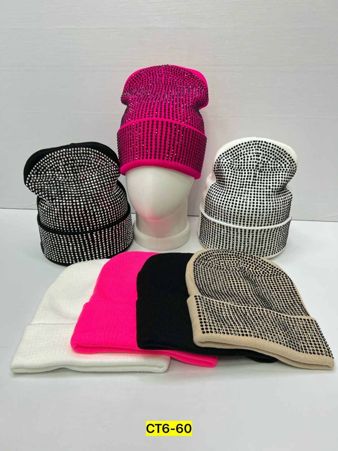 шапка женская,шапка бини со стразами,шапка женская бини,шапка модная,шапка женская зимняя