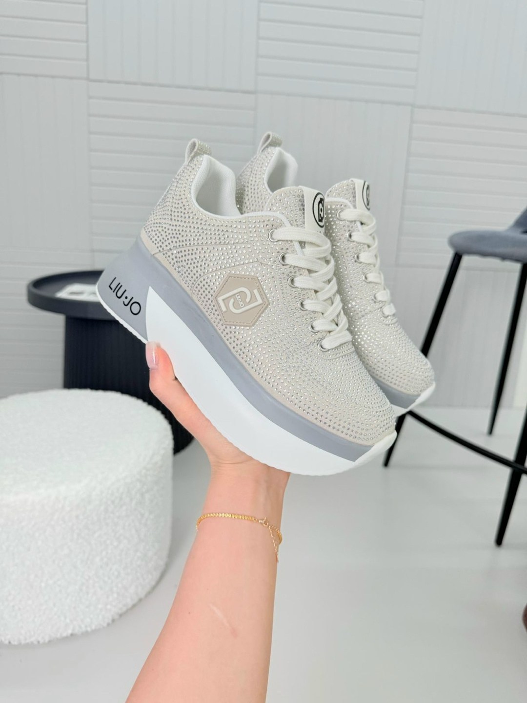 ,кроссовки эко,кроссовки эко кожа, женская кроссовки,кроссовки версаче женские