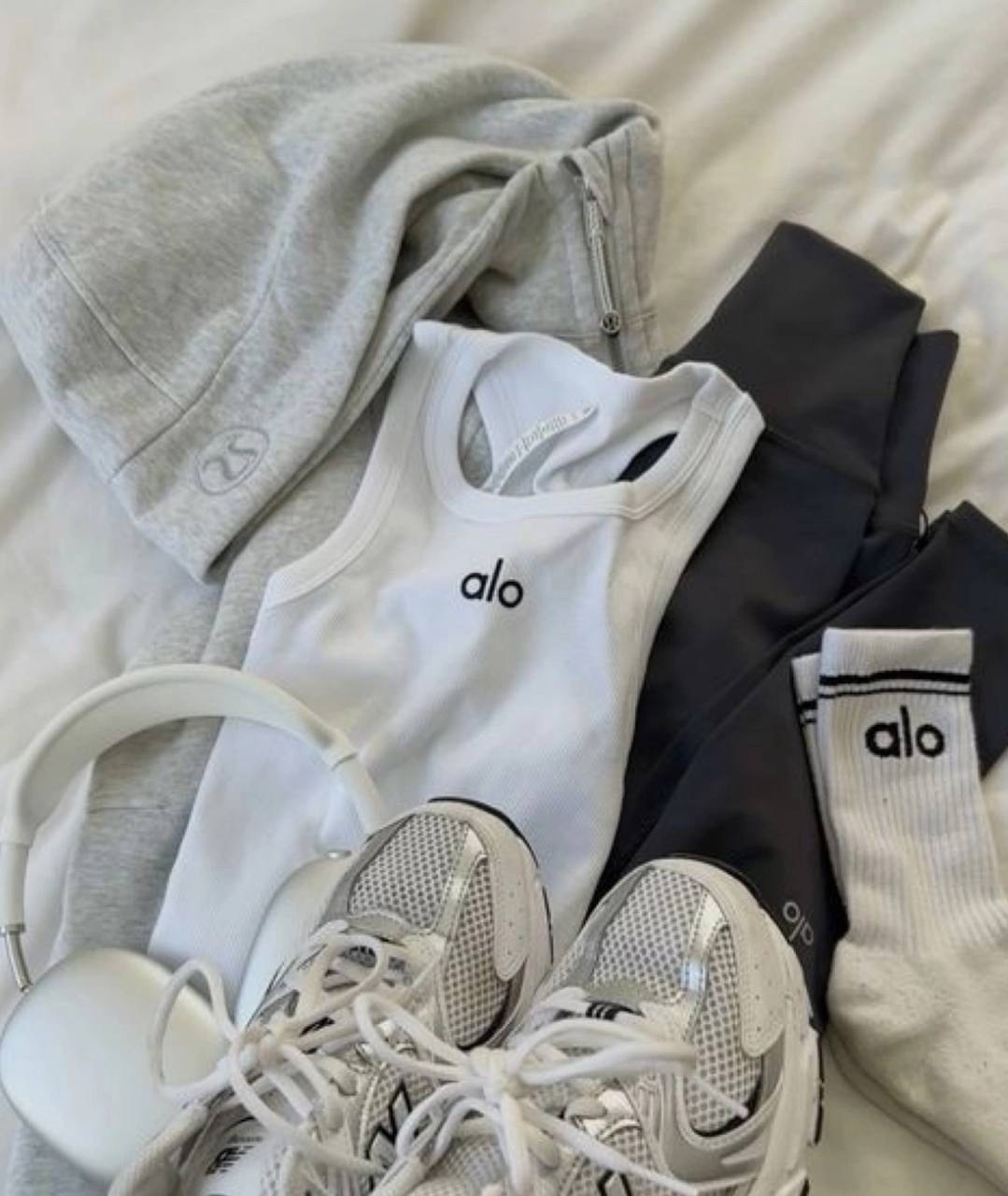 кайли дженнер,kylie jenner instagram,стиль кайли дженнер,кайли дженнер в боди,селфи кайли дженнер 2025