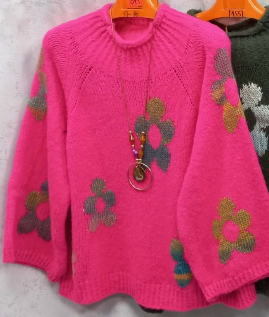 вязаные свитера,свитер с вышивкой,свитер с цветочками,вязаные свитера женские,модные свитера