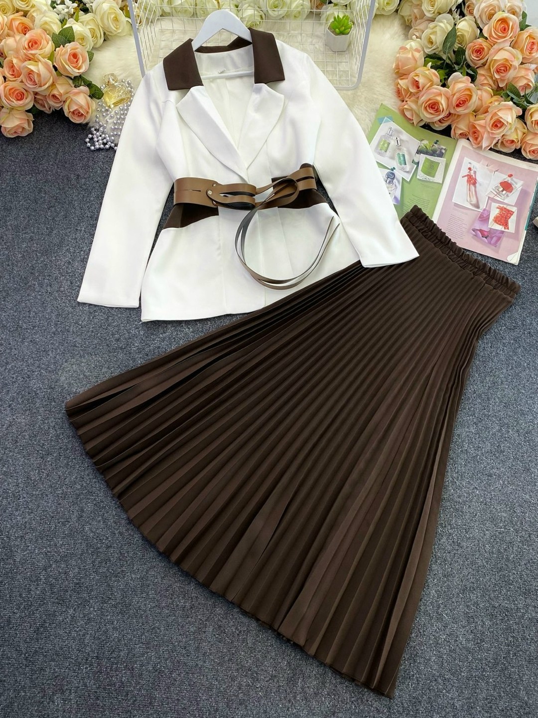 костюм с плиссированной юбкой,плиссированная юбка с поясом,плиссированная юбка,костюмы с юбкой,женские костюмы с юбкой