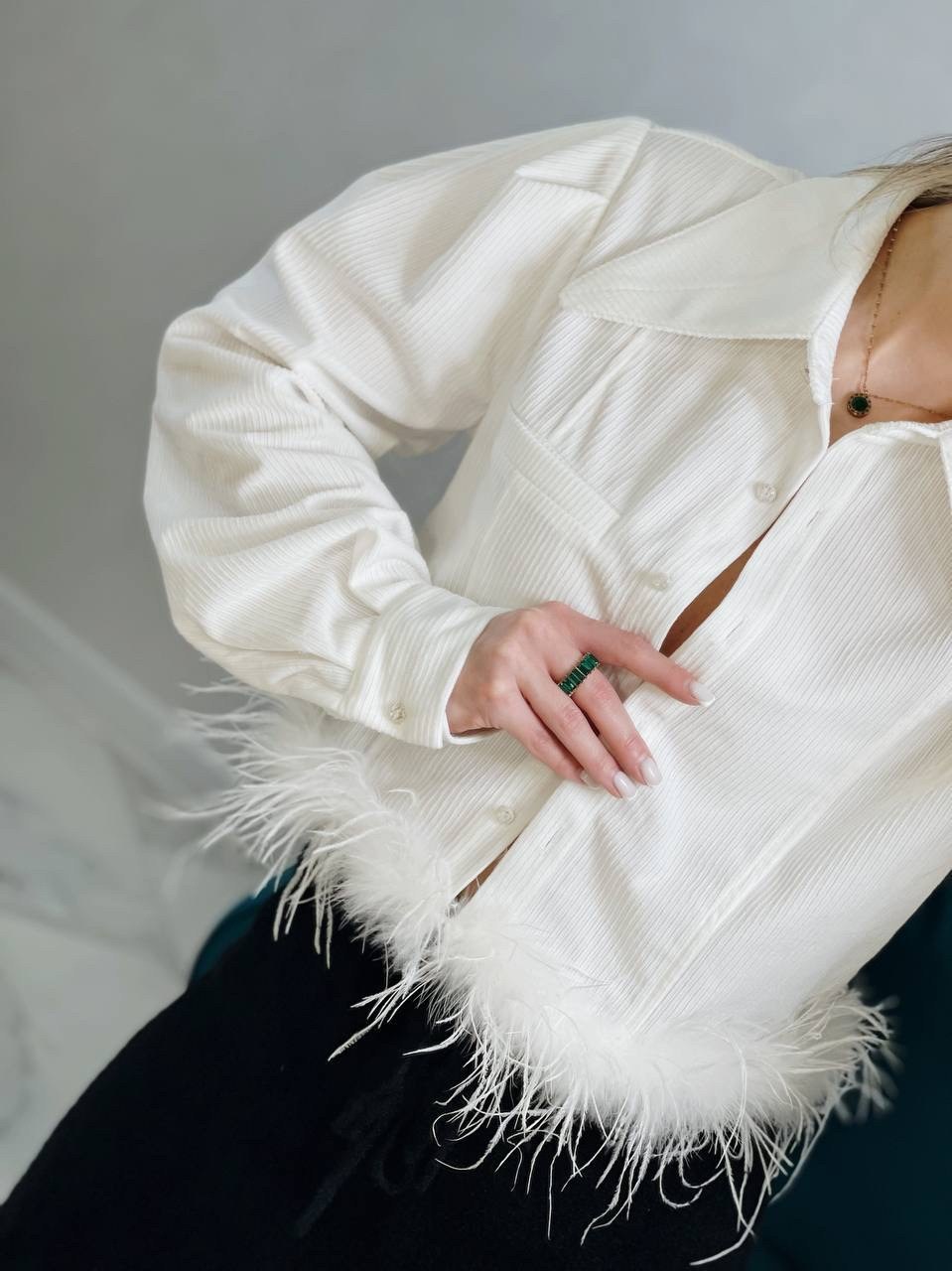 рубашка с перьями,блузка с перьями,рубашка женская,куртка джинсовая с бахромой,женская джинсовая куртка с бахромой