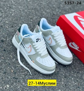 Кроссовки