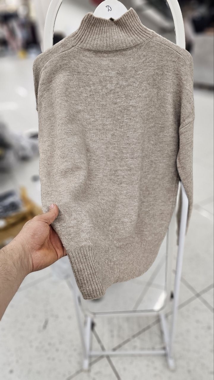 свитер с высоким воротом,кашемировый свитер с высоким воротником,свитер,свитер бежевый,свитер с воротником