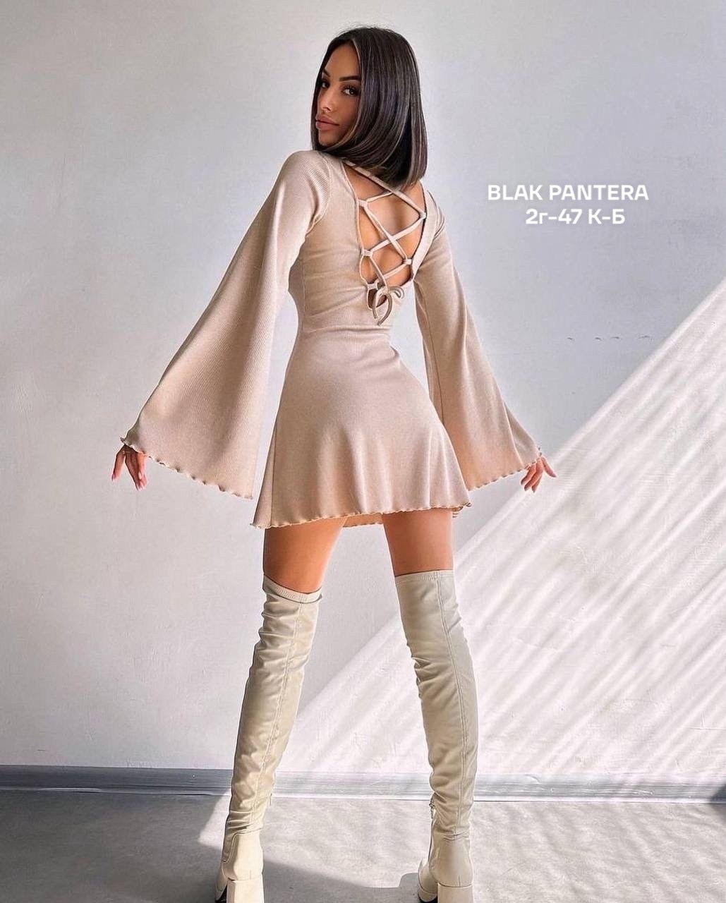 платье рукавами,элегантное платье,расклешенные рукава,трикотажное платье мини,платье