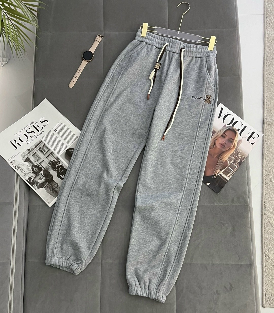 спортивные брюки,спортивные брюки зеленые,брюки в спортивном стиле,брюки модные,штаны модные