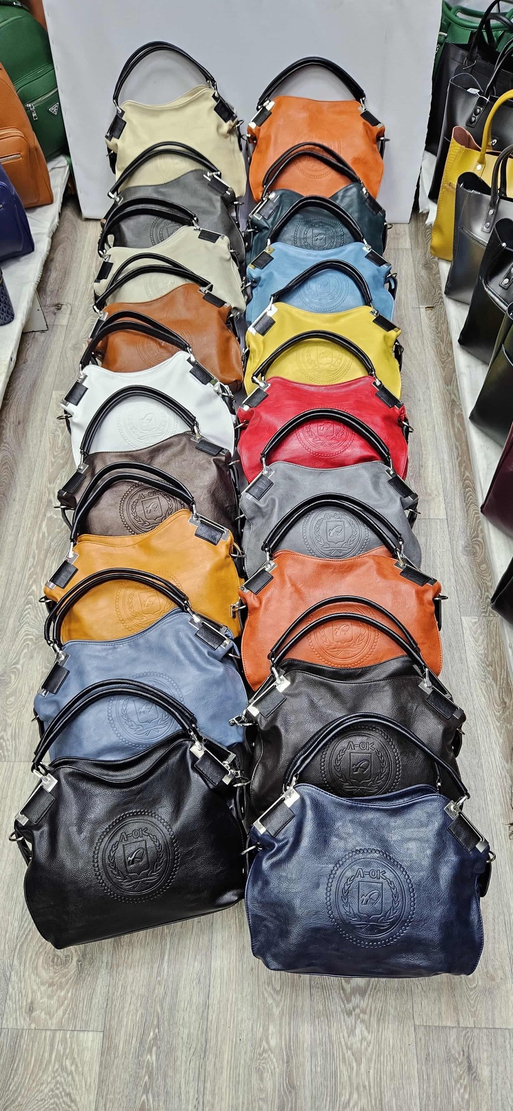 сумка,женские сумки,сумка базовая классическая,сумочки,красная сумка