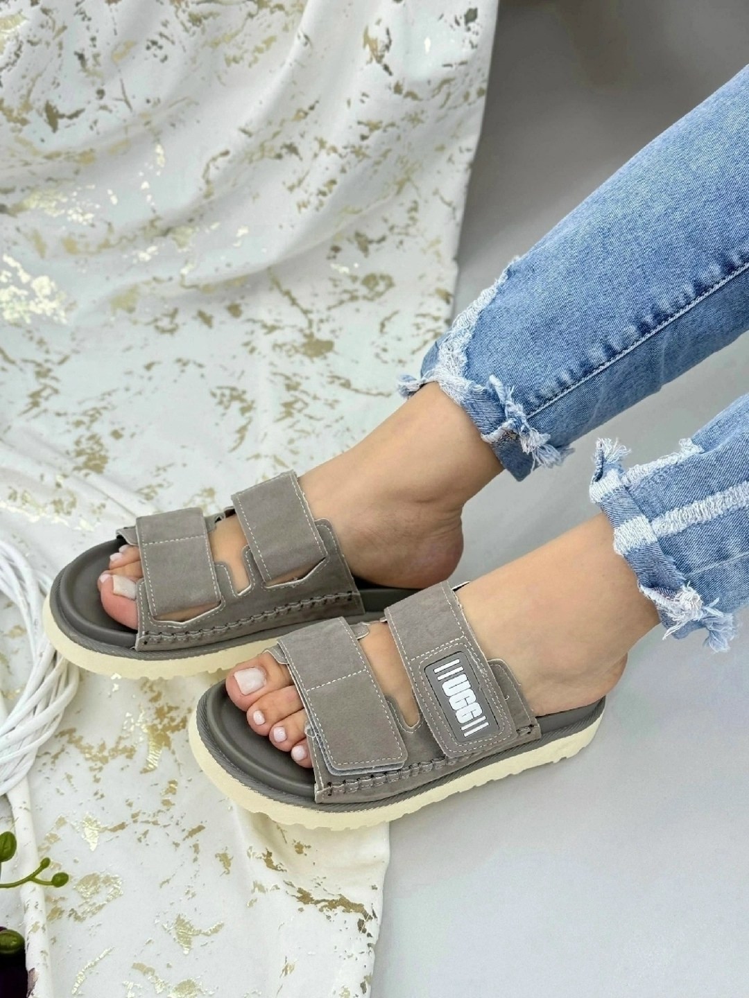 ,женские босоножки,женские шлепанцы,обуви,модные шлепанцы