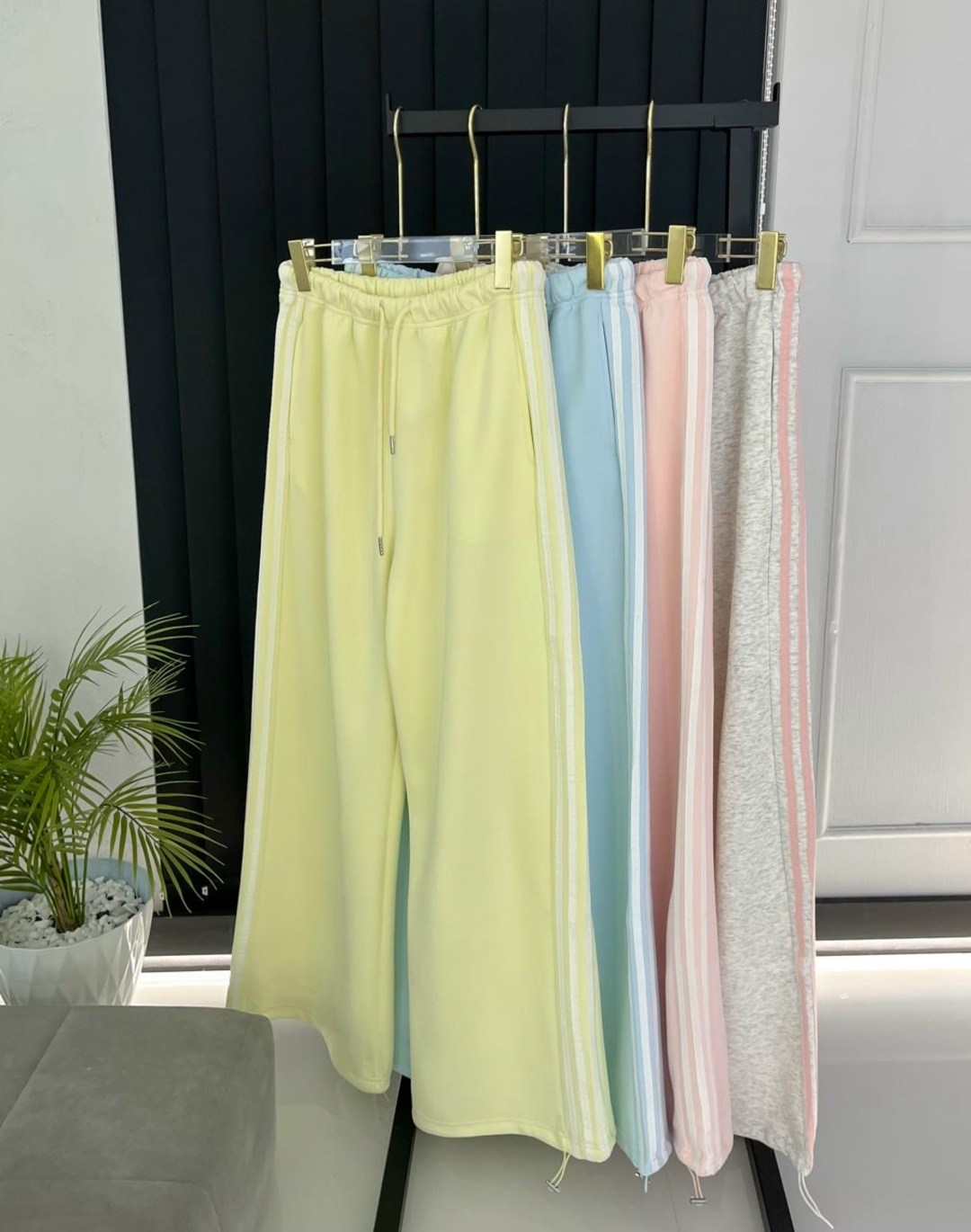 брюки модные,спортивные брюки,штаны широкие,широкие брюки,розовые брюки