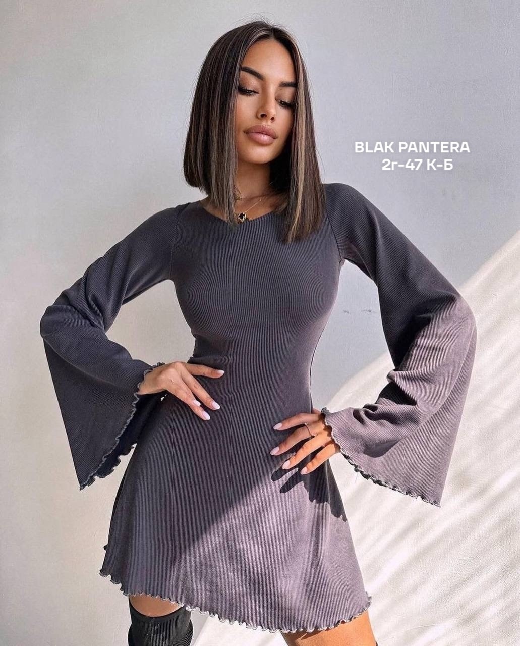 платье рукавами,элегантное платье,расклешенные рукава,трикотажное платье мини,платье