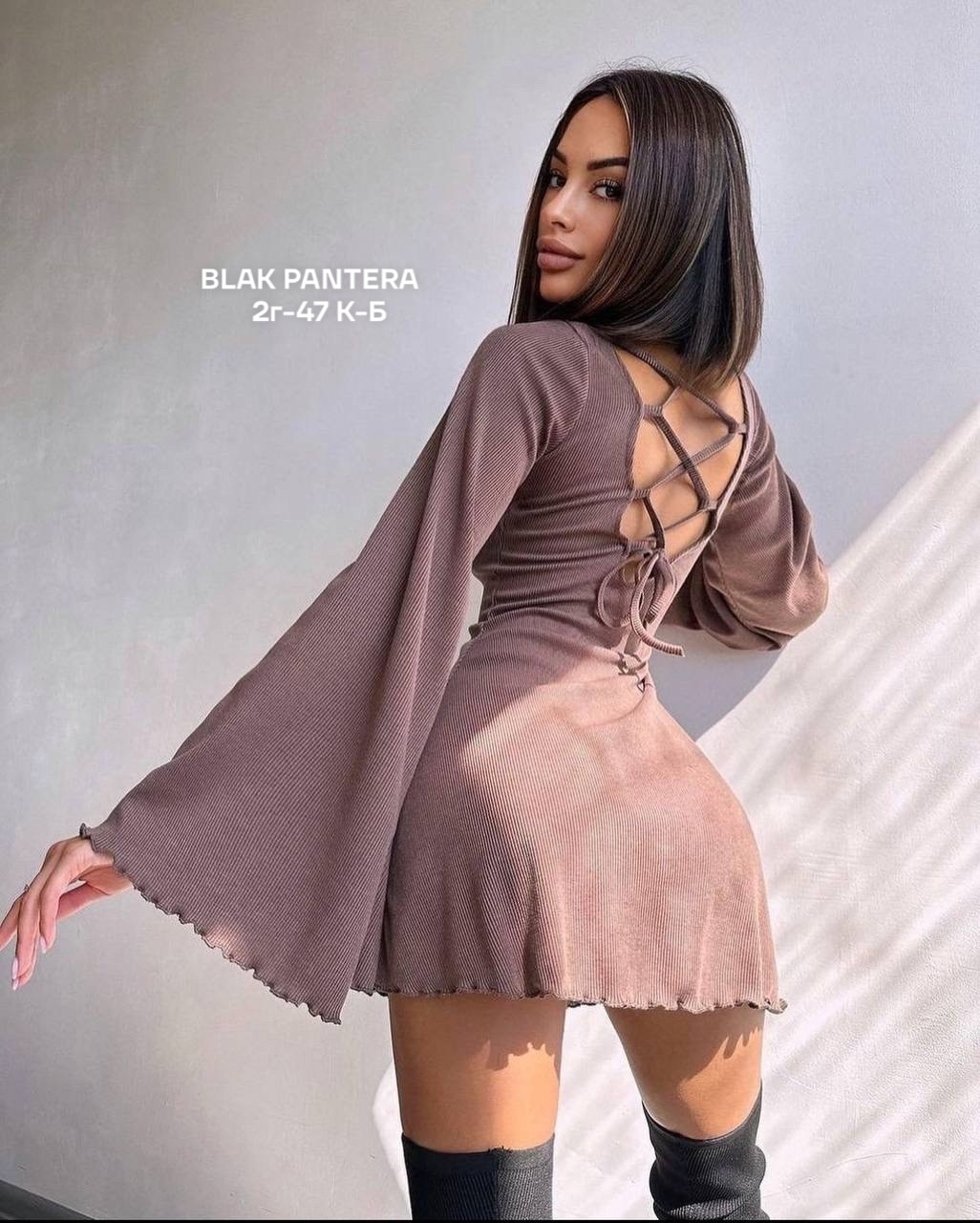 платье рукавами,элегантное платье,расклешенные рукава,трикотажное платье мини,платье