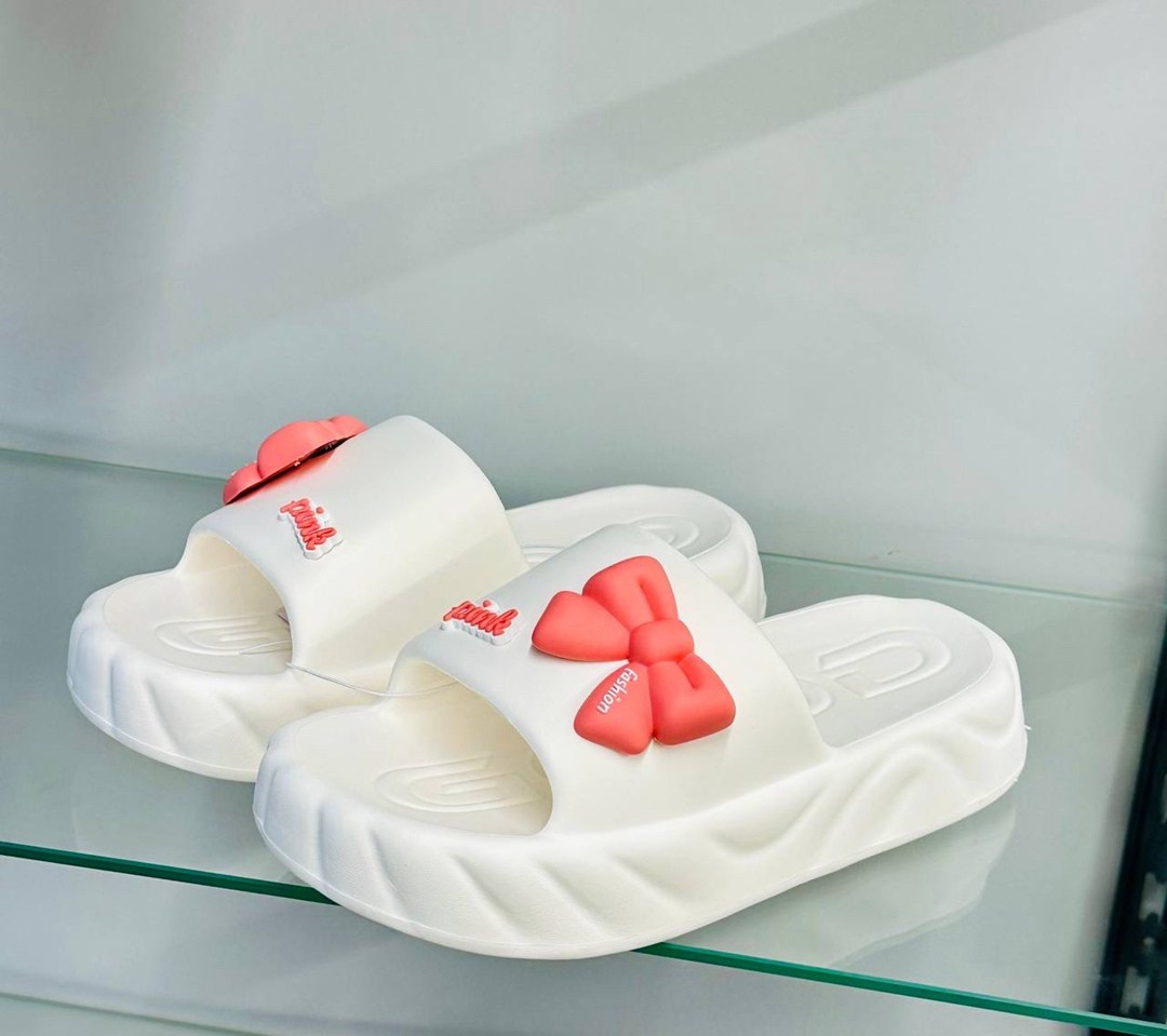 женские тапки,,женские обуви,шлепанцы женские,резиновая