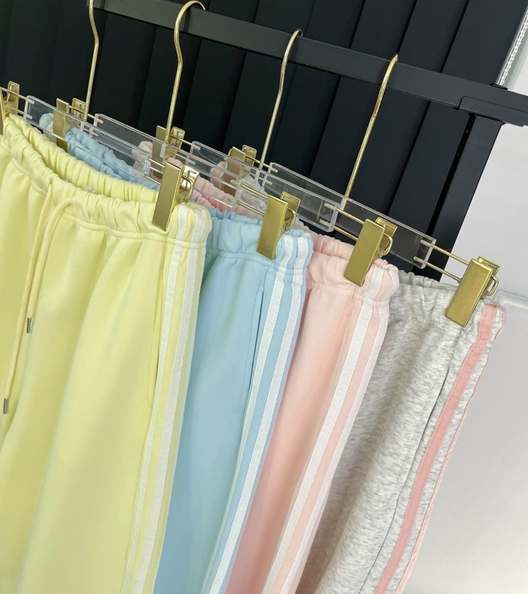 брюки модные,спортивные брюки,штаны широкие,широкие брюки,розовые брюки