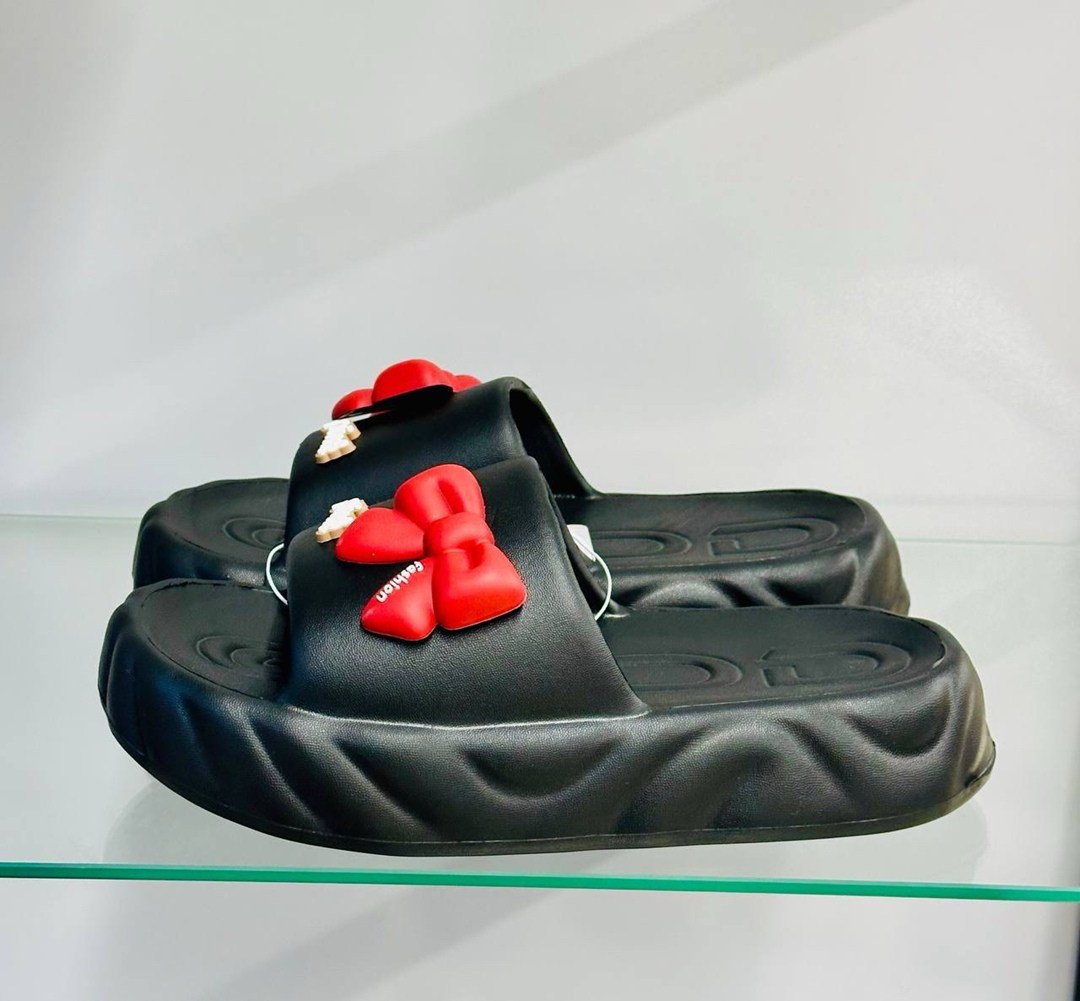 женские тапки,,женские обуви,шлепанцы женские,резиновая