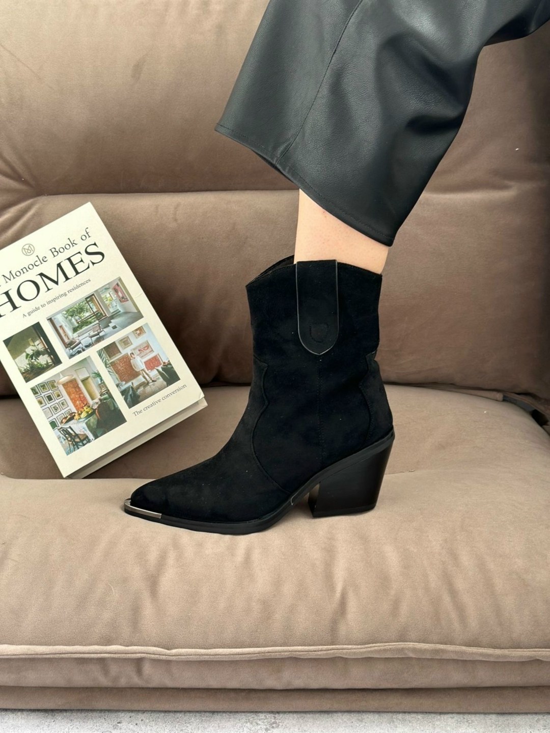 ,казаки женские,натуральная замша,полусапожки на каблуке,замшевые казаки