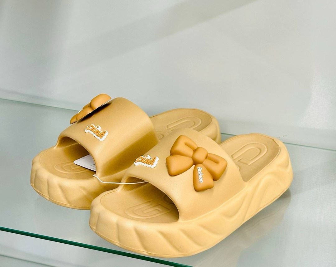 женские тапки,,женские обуви,шлепанцы женские,резиновая