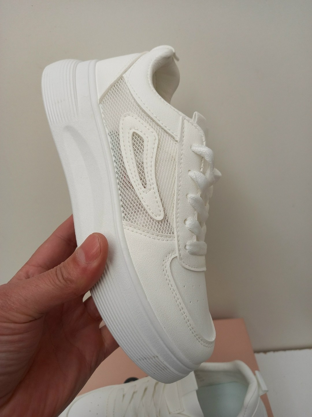 кроссовки женскиe,,кроссовки женские белые,белый кроссовок,кроссовки женские белые на высокой подошве