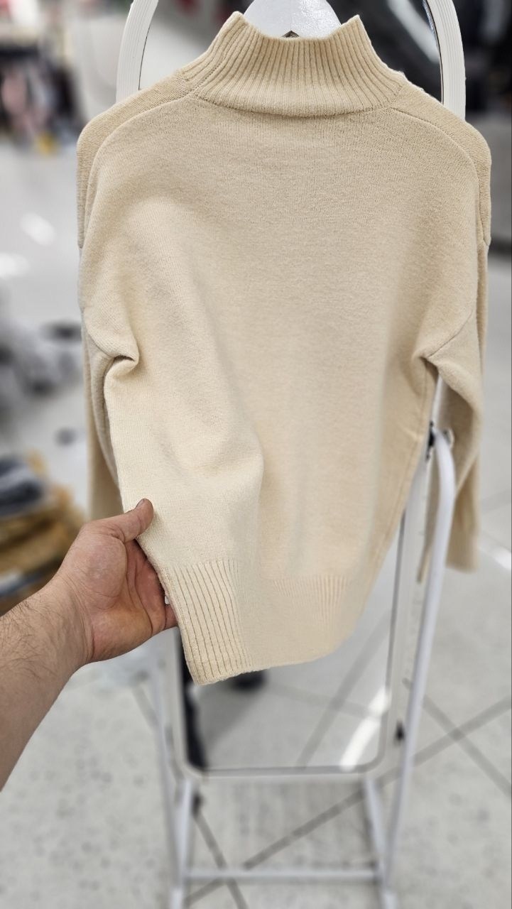 свитер с высоким воротом,кашемировый свитер с высоким воротником,свитер,свитер бежевый,свитер с воротником