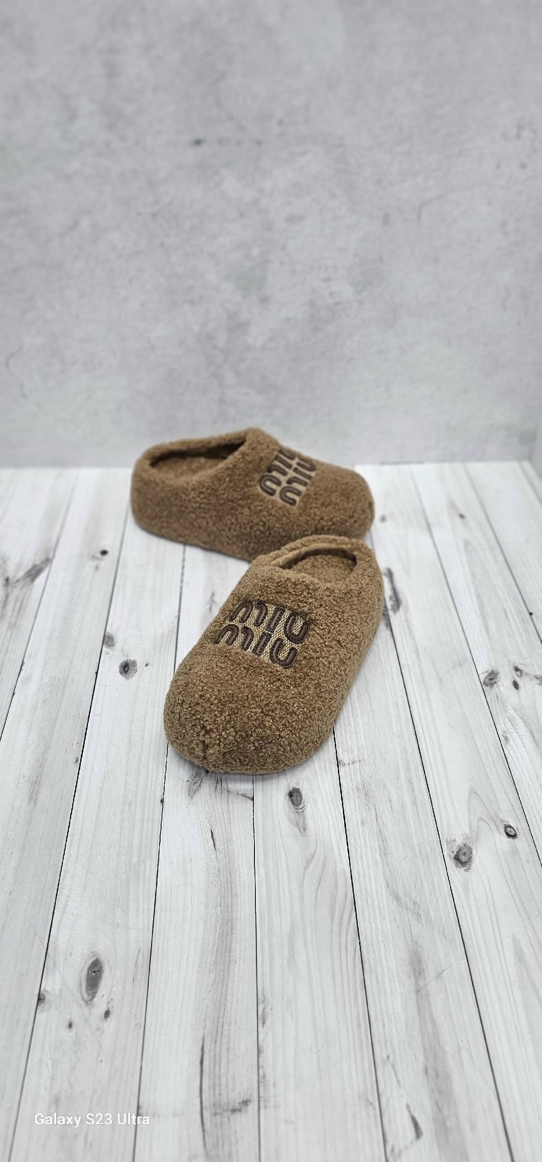 тапочки miu miu,тапочки модные,домашние тапочки женские,женские тапочки,плюшевые тапочки