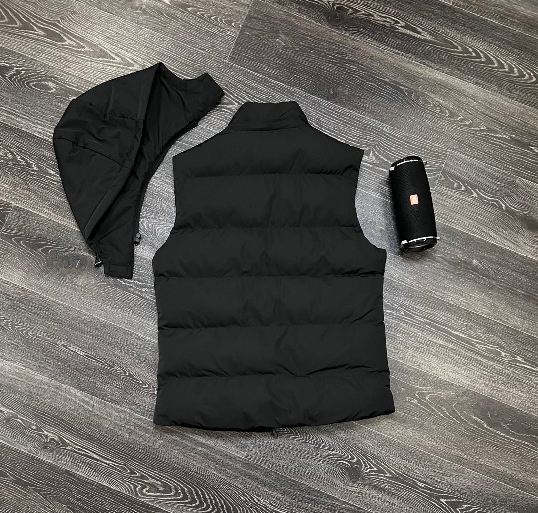 жилетка адидас,мужские жилеты adidas,жилет утепленный adidas,жилет с капюшоном мужской,жилетка adidas