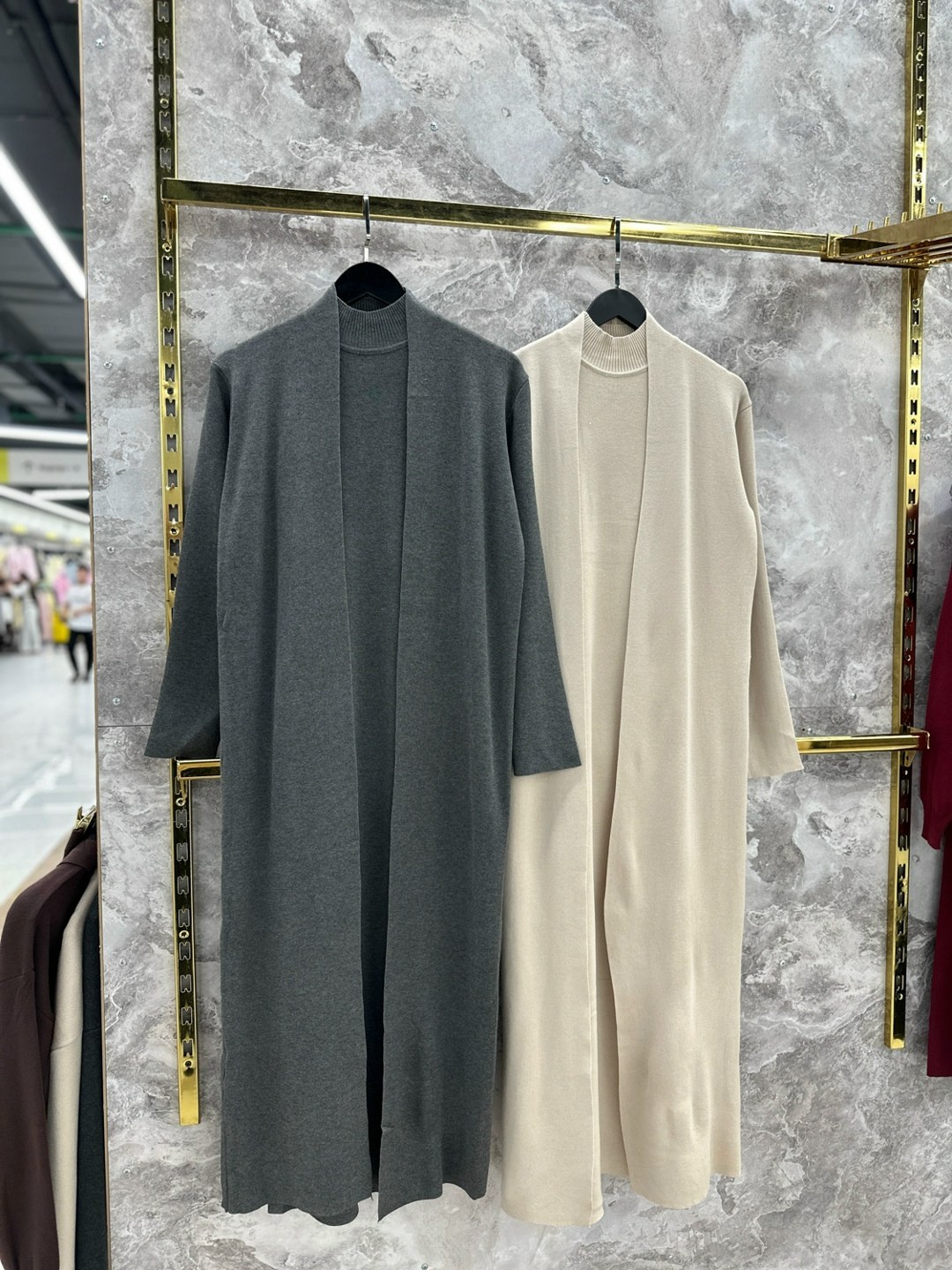 трикотажное платье,платье с высоким воротником,платье миди,женские платья,платье