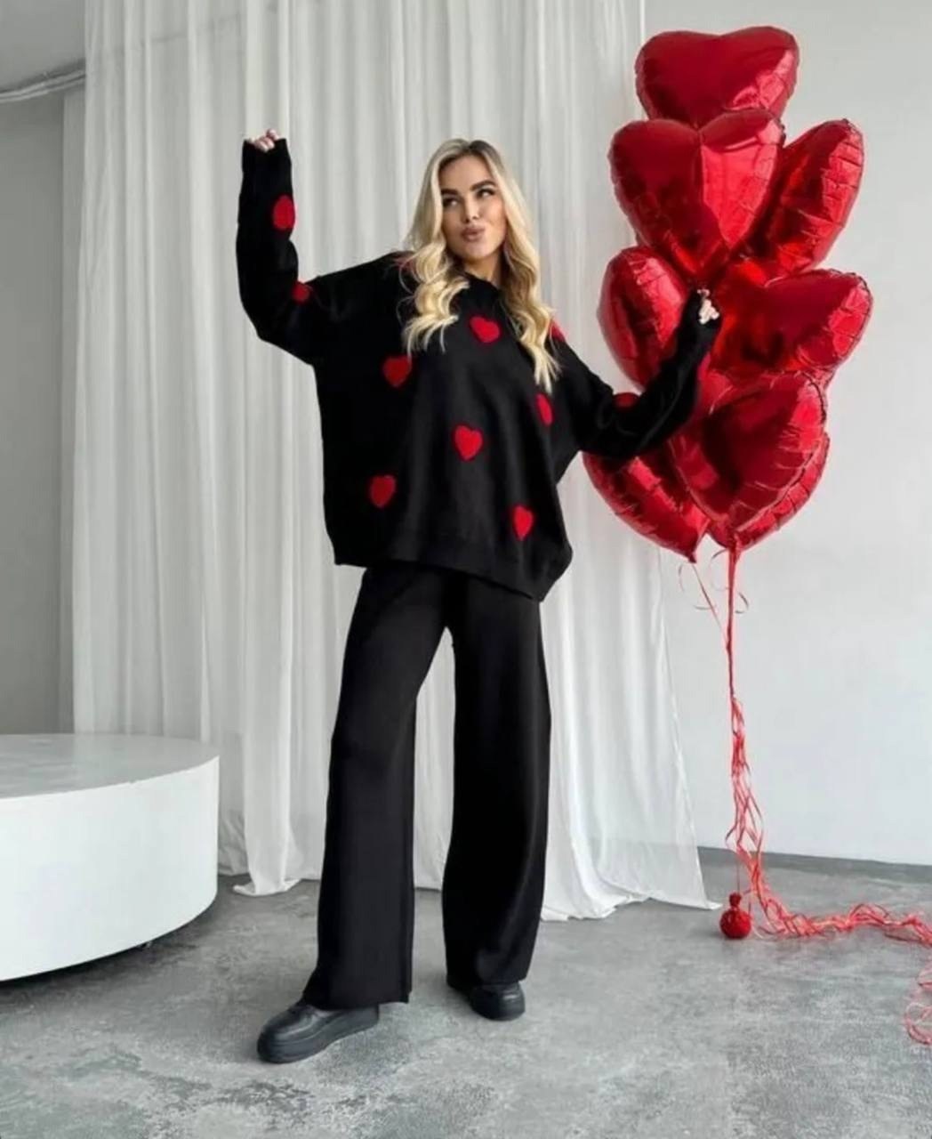 свитер с сердечками,джемпер с сердечками,кофта с сердцем,свитер женский сердце,свитера женские