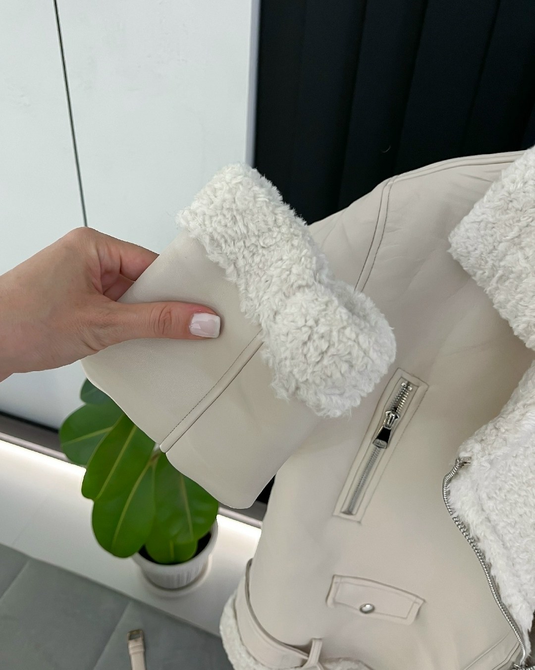 стильная дубленка,женская дублёнка,дубленка женская авиатор,бежевая дубленка,дубленка зимняя